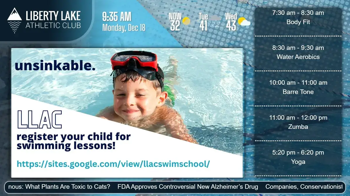 Reach-Media-Network-Gym-digital-signage-player-Liberty-Lake-Athletic-Club Liberty Lake athletic club digital signage software from Reach Media Network displaying announcements and hourly schedule.